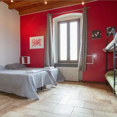 Luminoso Palazzo Storico A 1 Apartamento *