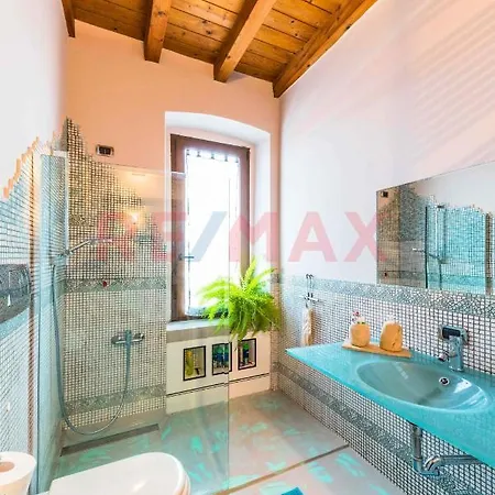 Luminoso Palazzo Storico A 1 Apartamento *